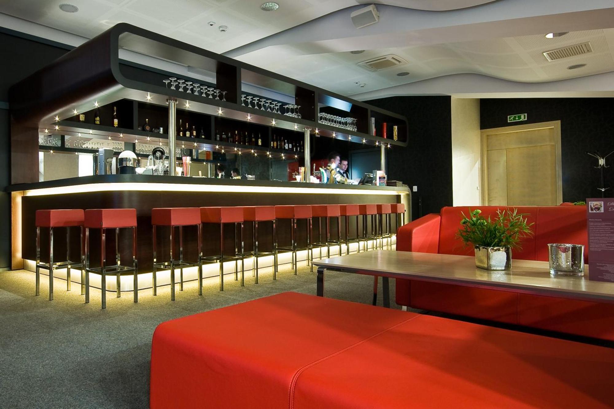 Hotel Poznanski A2 Luboń Εξωτερικό φωτογραφία
