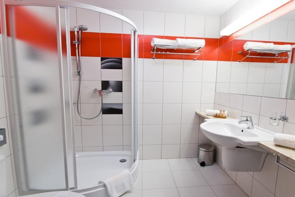 Hotel Poznanski A2 Luboń Δωμάτιο φωτογραφία