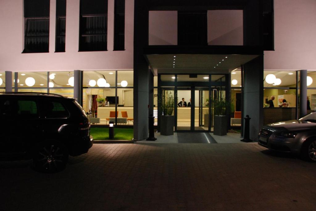 Hotel Poznanski A2 Luboń Εξωτερικό φωτογραφία